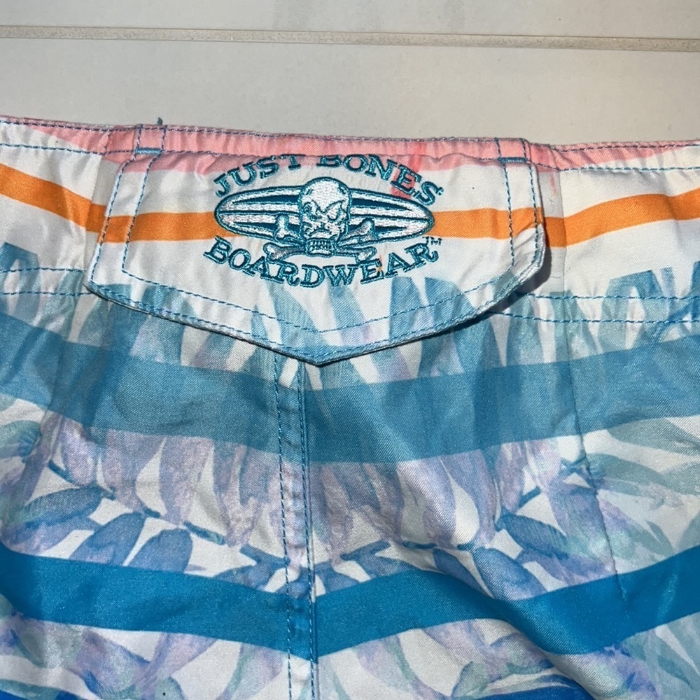 Just Bones Boardwear Board Shorts with Printed Design Size 31 - Picture 6 of 7